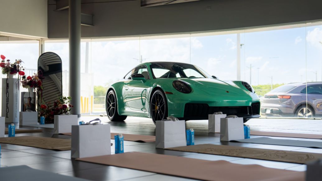 Porsche Center Puerto Rico celebra Move with Purpose, a Porsche Wellness Experience