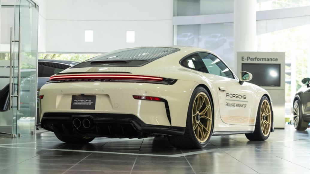 Debuta en Guatemala un 911 GT3 Touring con una configuraci&oacute;n &uacute;nica de Porsche Exclusive Manufaktur