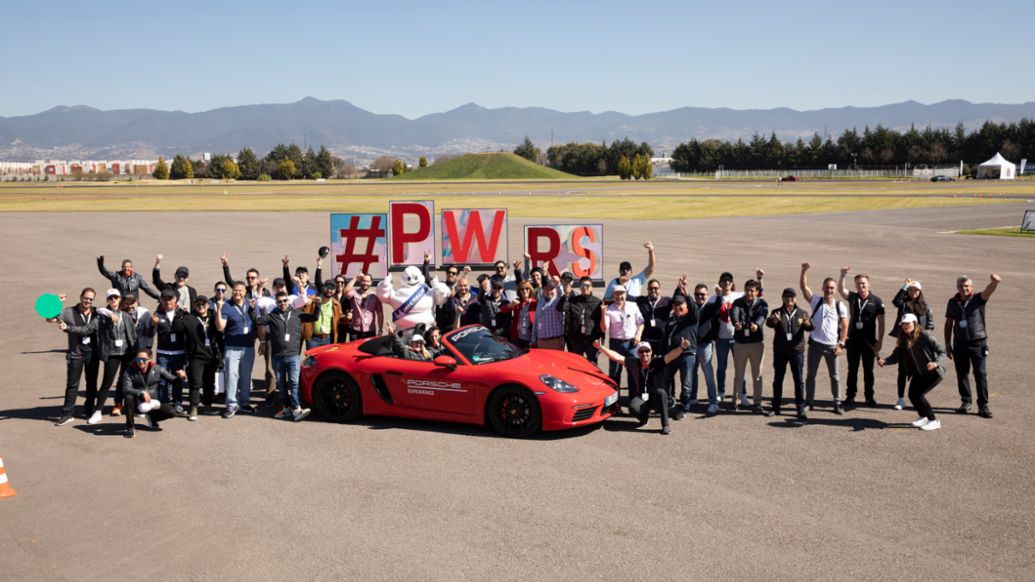 Porsche de México festeja en la pista sus primeros 20 años