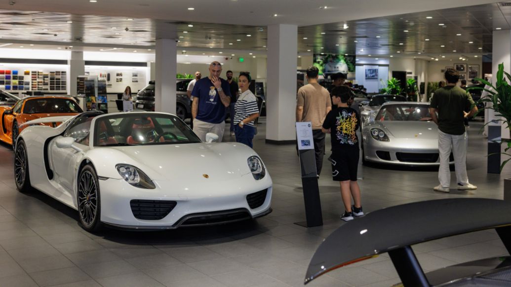 918 Spyder, Carrera GT, Klassics &amp; Karak, Porsche Centre Doha, Qatar, 2025, Porsche Middle East