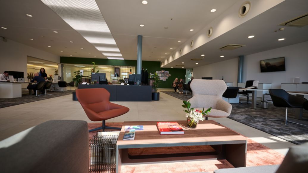 Experiență nouă pentru clienți la Centrul Porsche București, comunicat de presă, 28/04/2026, Porsche AG