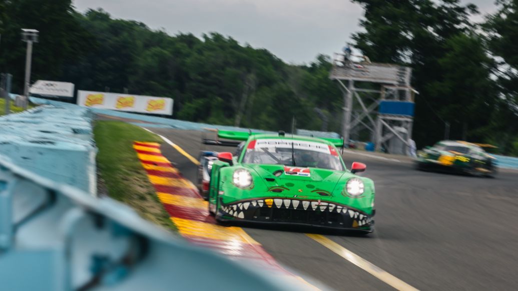 Porsche customer teams take on GT competition at CTMP