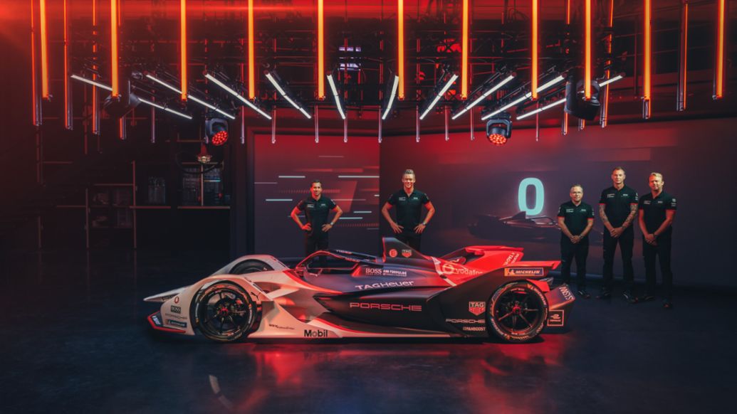 Porsche 99X Electric, Neel Jani, André Lotterer, Pascal Zurlinden, Amiel Lindesay, Carlo Wiggers, l-r, 2019, PCNA