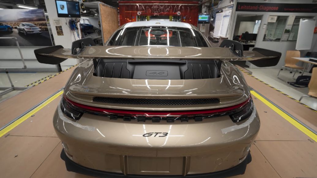 2022 911 GT3, Gold Bronze Metallic, production line, Zuffenhausen, 2022, PCNA