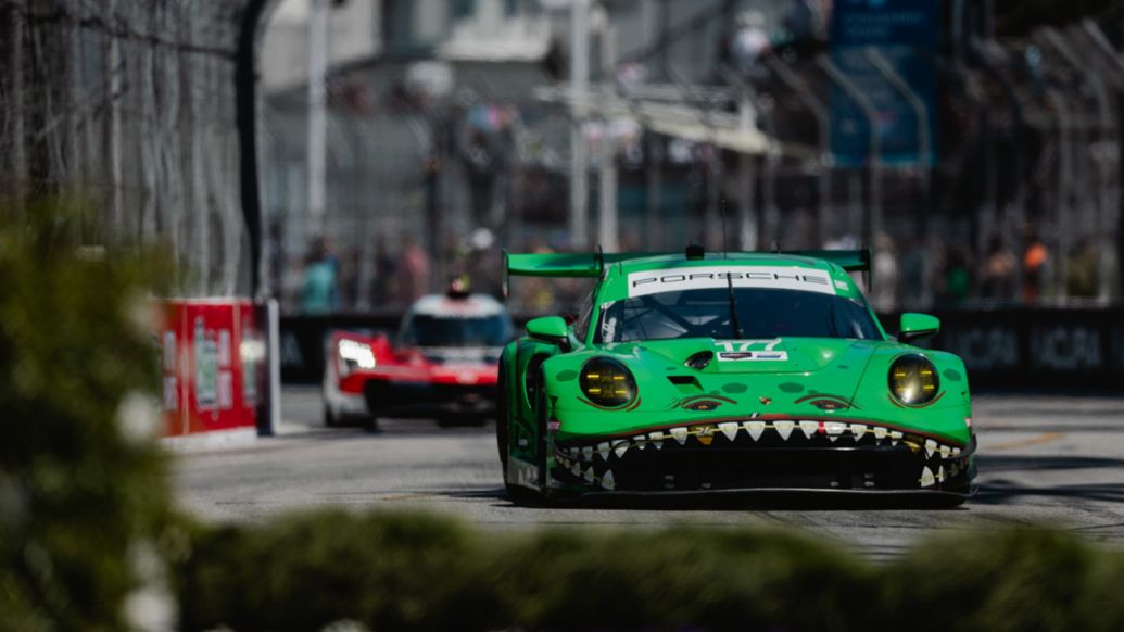 Porsche 911 GT3 R, AO Racing (#177), Laurens Vanthoor (BEL), Jonny Edgar (GBR)