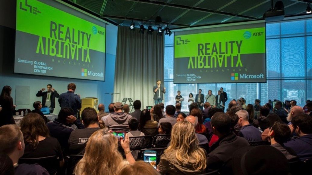 Der Reality Virtually Hackathon bei MIT, 2019, Porsche AG