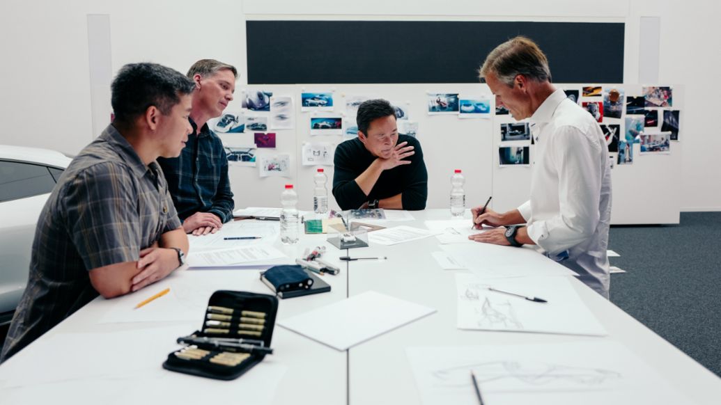 Doug Chiang, Vicepresidente y Director Creativo Ejecutivo de Lucasfilm, Michael Mauer, Vicepresidente de Diseño de Porsche, 2019, Porsche AG