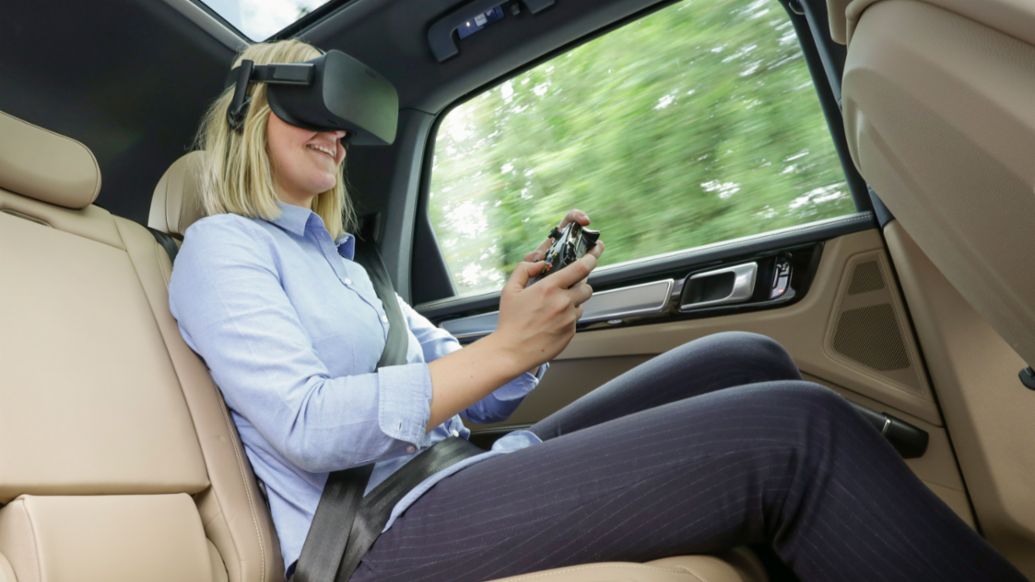 Entretenimiento con realidad virtual en las plazas traseras: holoride, 2019, Porsche AG
