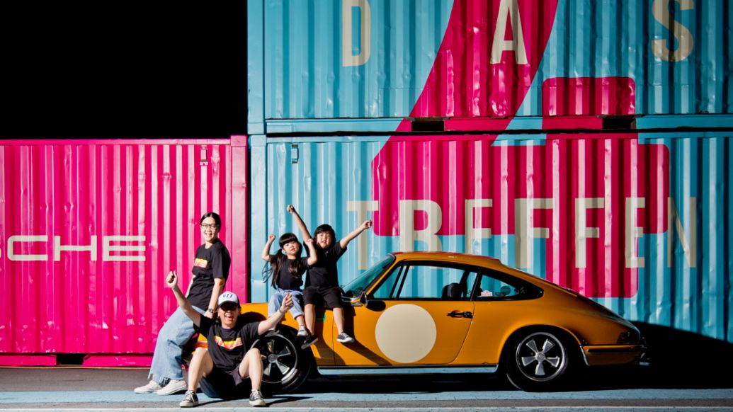 Korn Thongtour with his family, Das Treffen, Bangkok, 1969 911E, 2019, Porsche AG