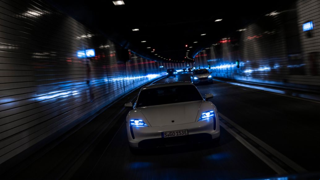 Taycan Turbo S, blanco Carrara metalizado, test de presentación a la prensa, Europa, 2019, Porsche AG