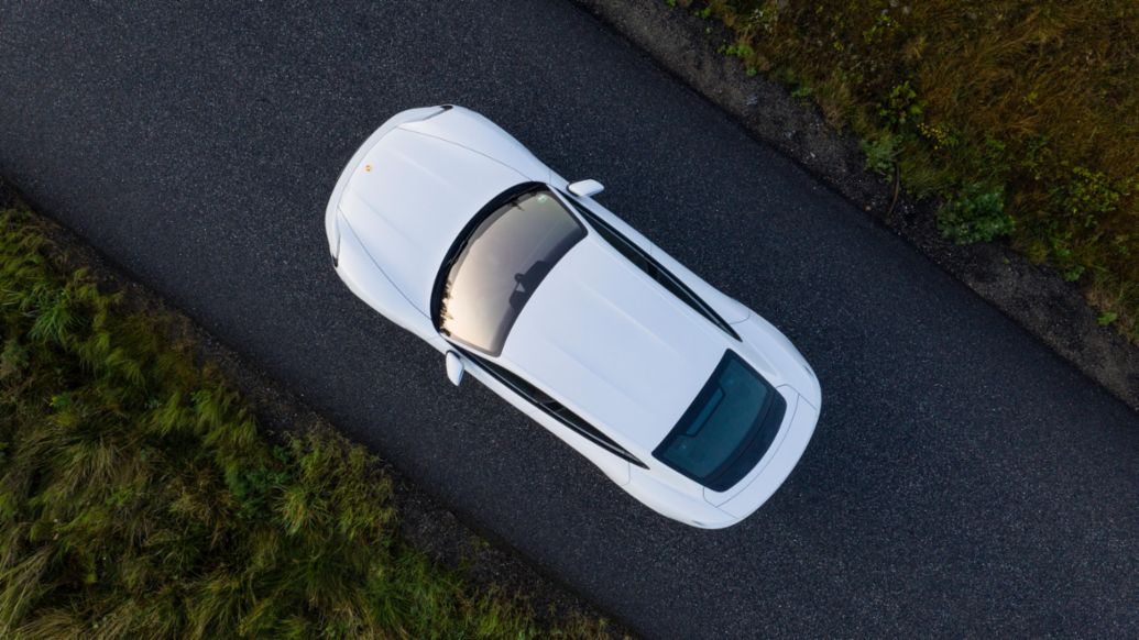 Taycan Turbo S, mambagrünmetallic, Taycan Media Drive, Europa, 2019, Porsche AG 