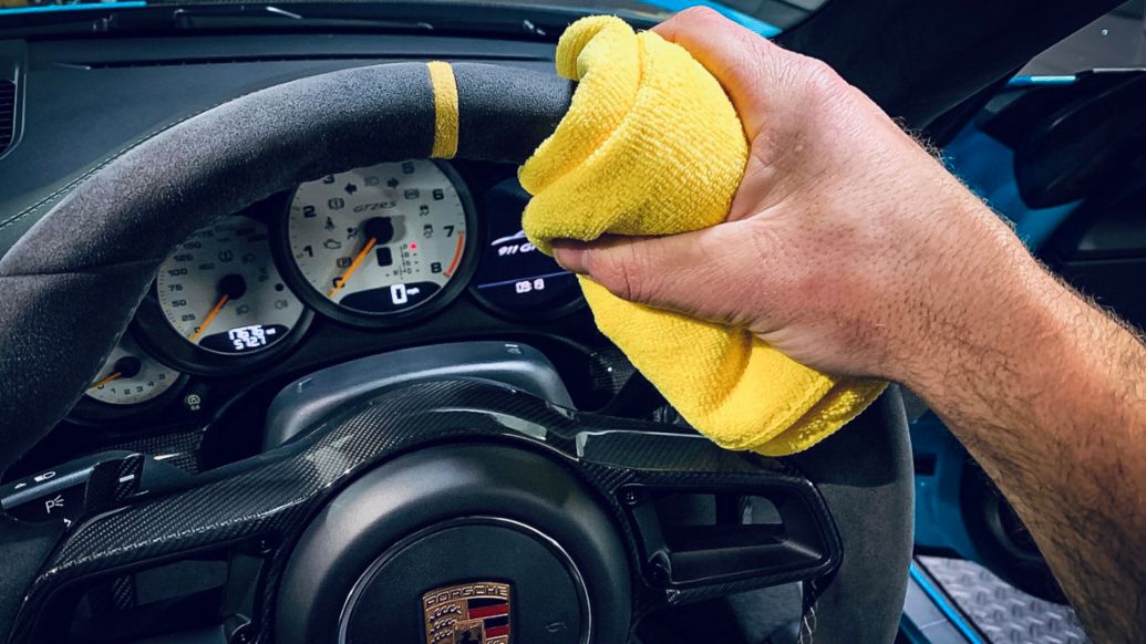 Alcantara Lenkrad, 2020, Porsche AG