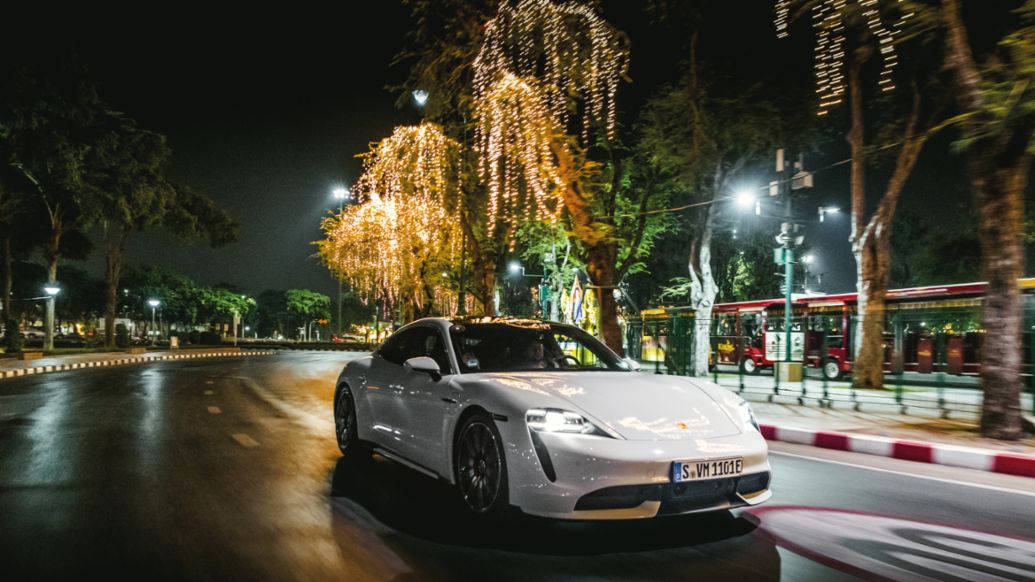 Taycan Turbo, Bangkok, 2020, Porsche AG