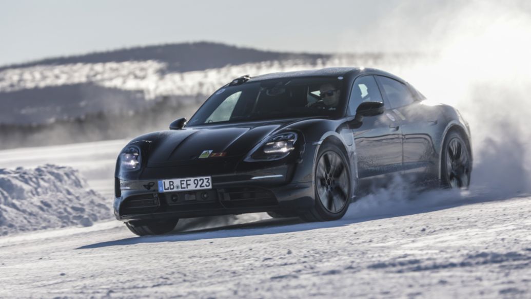 Taycan-Prototyp in Schweden, 2019, Porsche AG