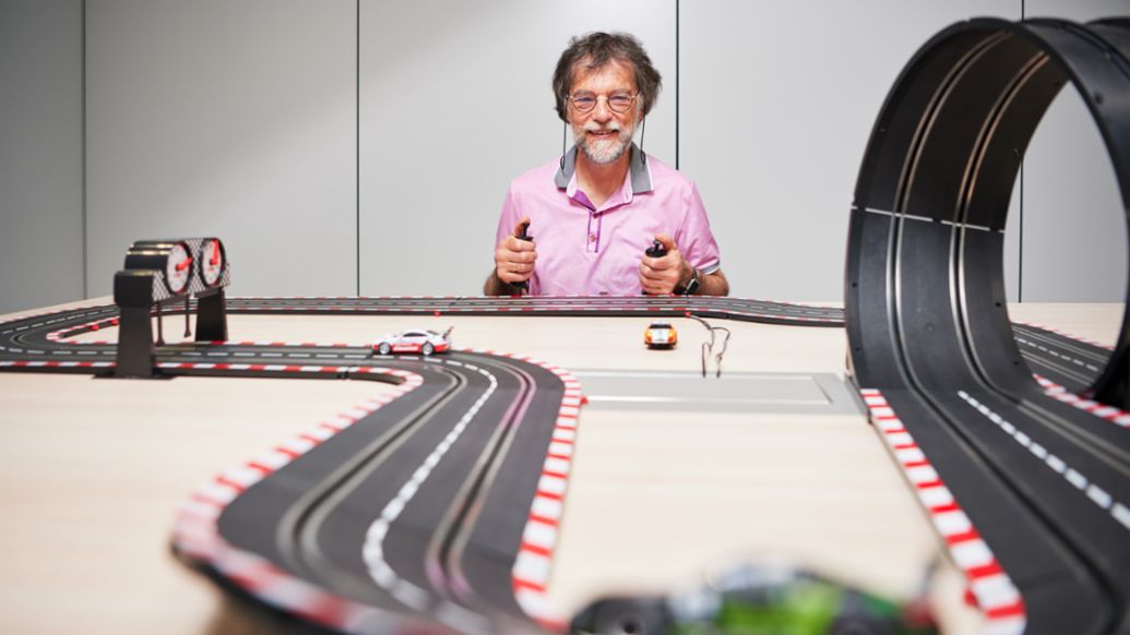 Otmar Bitsche, Director of Development Electrics, Electronics, Electromobility