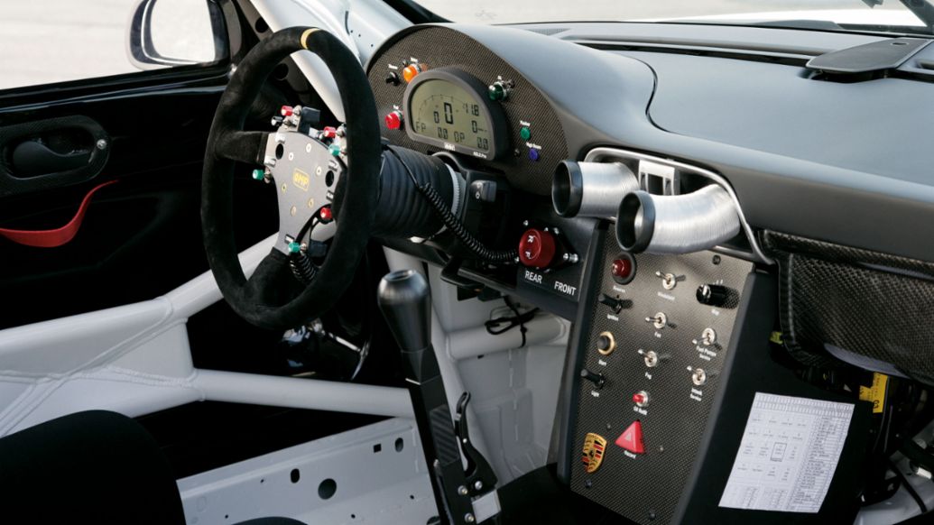 Steering wheel of the 911 GT3 RSR (2008), Porsche AG