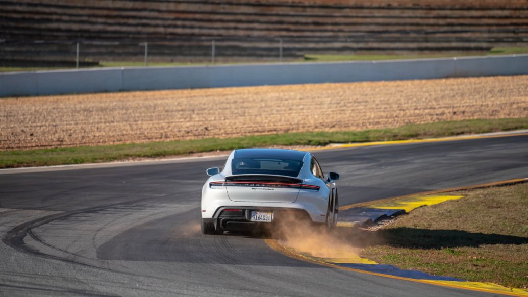 Taycan Turbo S, Michelin Raceway Road Atlanta, Georgia, EE. UU., 2020, Porsche AG