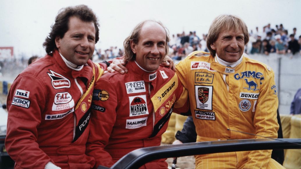 Klaus Ludwig, Hans-Joachim Stuck y Derek Bell (i-d), Le Mans, 1988, Porsche AG