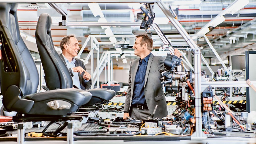 Dirk Lappe y Oliver Seifert (i-d), 2021, Porsche AG