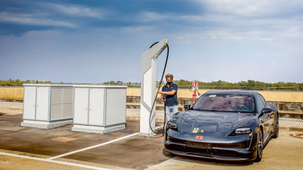 Taycan, Centro Técnico de Nardò, Italia, 2021, Porsche AG