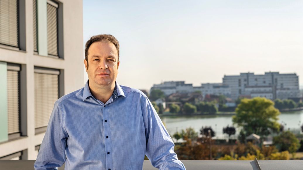 Marius Mihailovici, Managing Director of Porsche Engineering Romania, 2021, Porsche AG