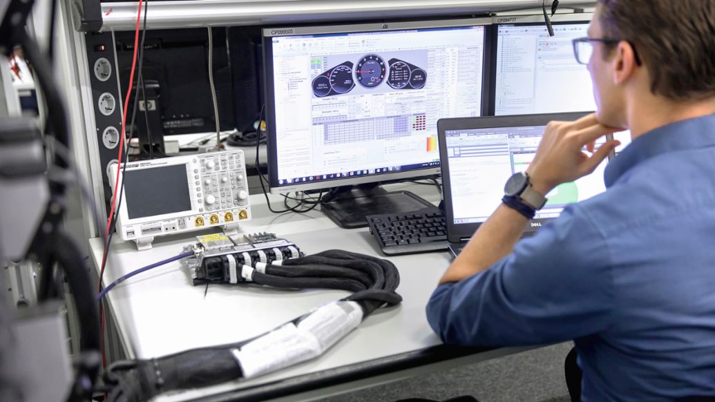 Kompetenz: Porsche Engineering profitiert beim Einsatz von HiL von seiner langjährigen Erfahrung mit Simulationen, 2021, Porsche AG