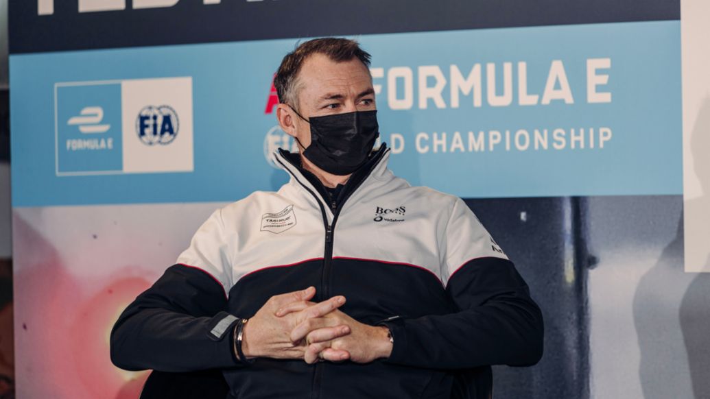 Amiel Lindesay, Director de Operaciones de Fórmula E, Equipo TAG Heuer Porsche de Fórmula E, Valencia, 2021, Porsche AG