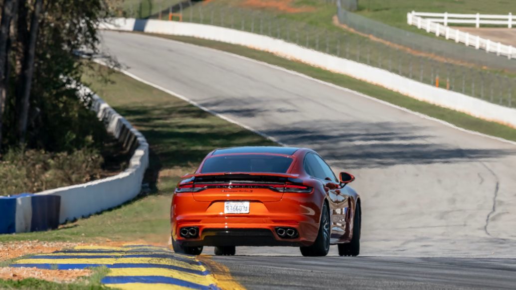 Panamera Turbo S, Michelin Raceway Road Atlanta, Georgia, USA, 2021, Porsche AG
