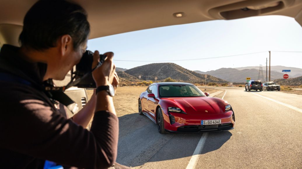 Taycan GTS Sport Turismo, Los Angeles, 2021, Porsche AG