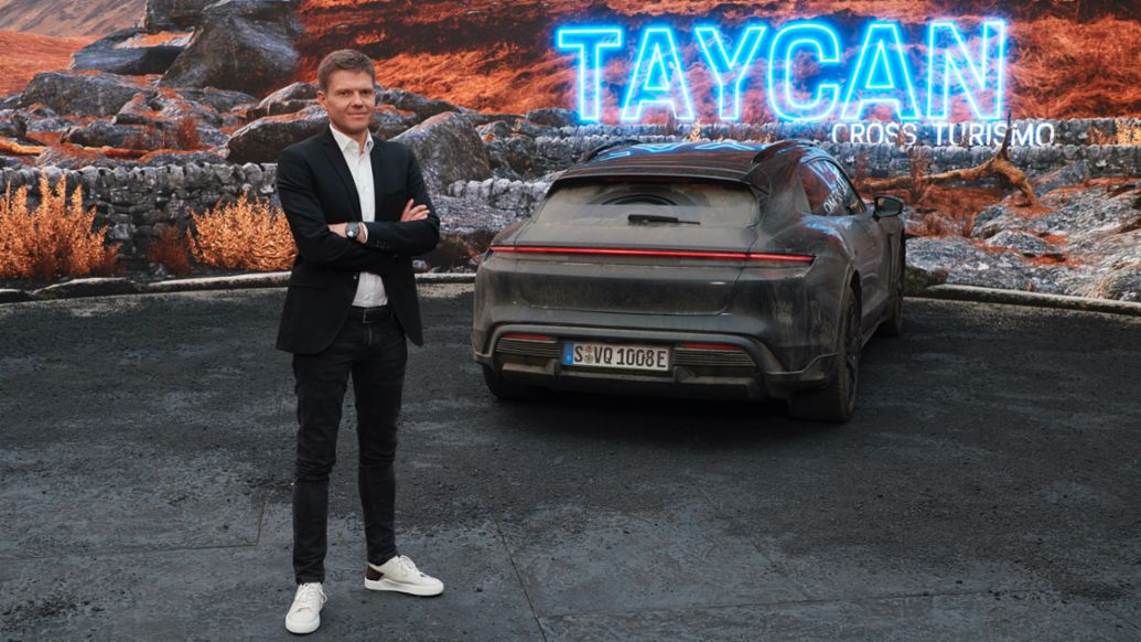 Stefan Weckbach, Leiter der Modellreihe Taycan, Taycan Turbo S Cross Turismo, 2021, Porsche AG