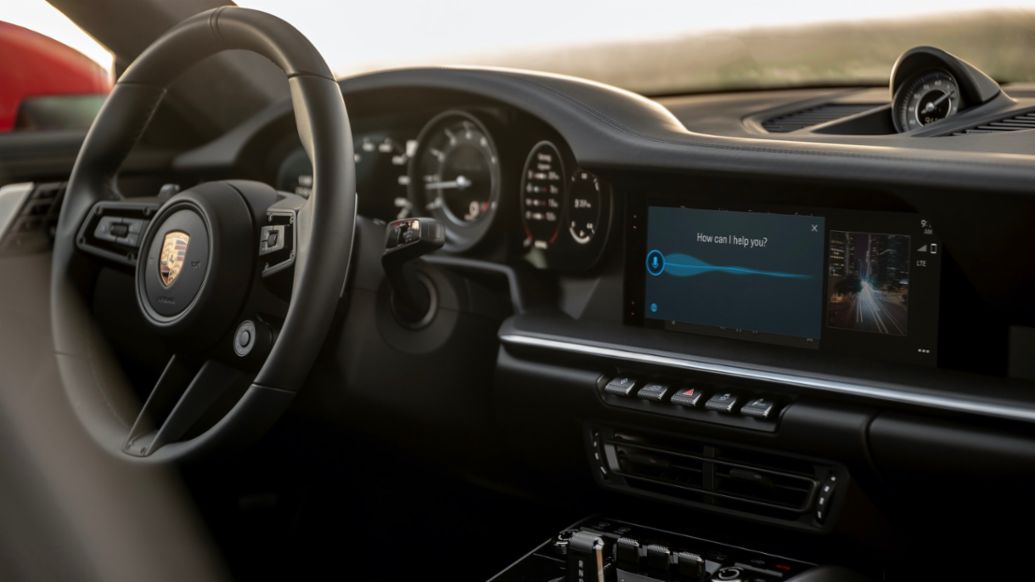 My Porsche App provides new features within Apple CarPlay® - Porsche  Newsroom