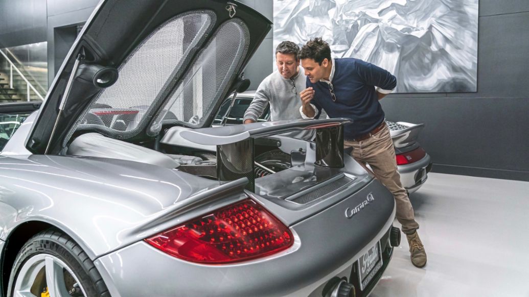 Tyler and his father Tim Thompson, 356 B, Carrera GT, 2021, Porsche AG