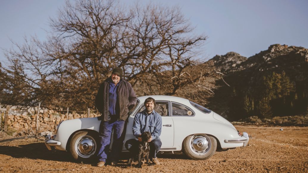 Arno van Wyk, Nic Grobler (i-d), 356 B Super 90 Coupé, 2022, Porsche AG