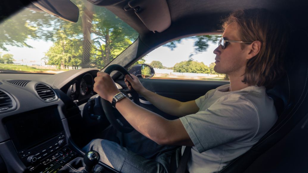 Charlie March, Cayman GT4, West Sussex, Großbritannien, 2021, Porsche AG