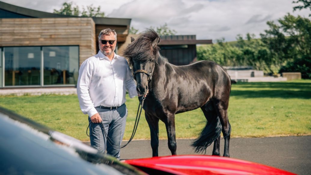 Bjarni Elvar Pétursson, Taycan Turbo S, Island, 2021, Porsche AG