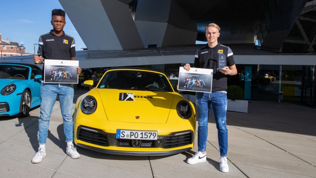 Lukas Herzog, MHP Riesen Ludwigsburg, Sieger Porsche Turbo Award,2020, Porsche AG