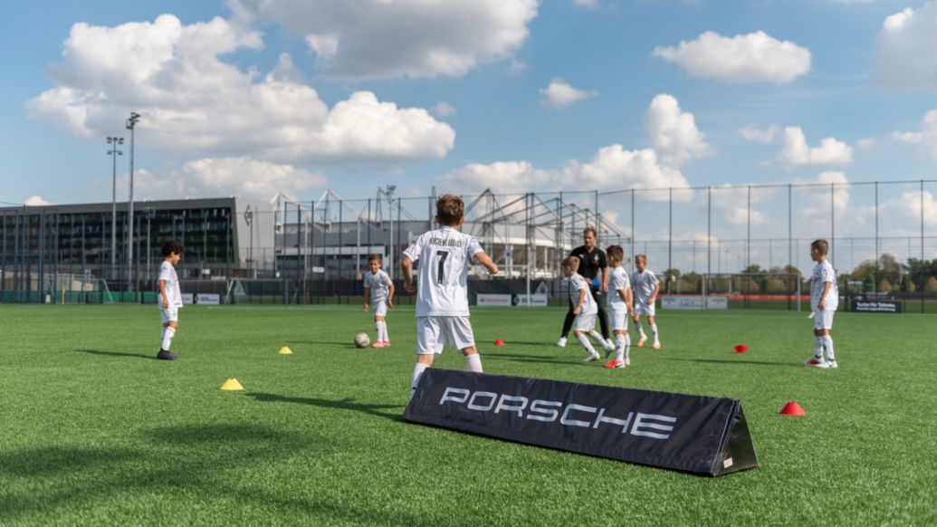Borussia Mönchengladbach, 2021, Porsche AG