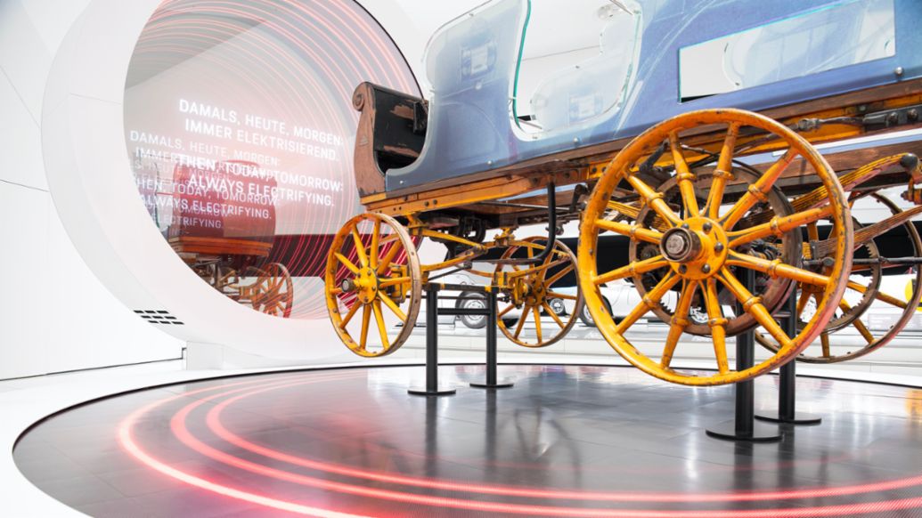 El coche eléctrico Egger-Lohner C.2 Phaeton, Museo Porsche, 2022, Porsche AG