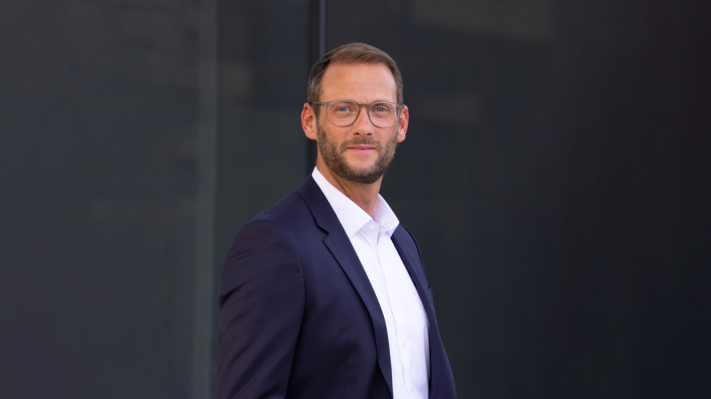Ruven Weichert, Kaufmännischer Geschäftsführer bei Porsche Leipzig, 2022, Porsche AG