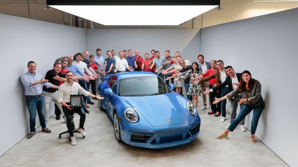 Porsche 911 Sally Special: one-of-a-kind piece for a good cause - Porsche  Newsroom