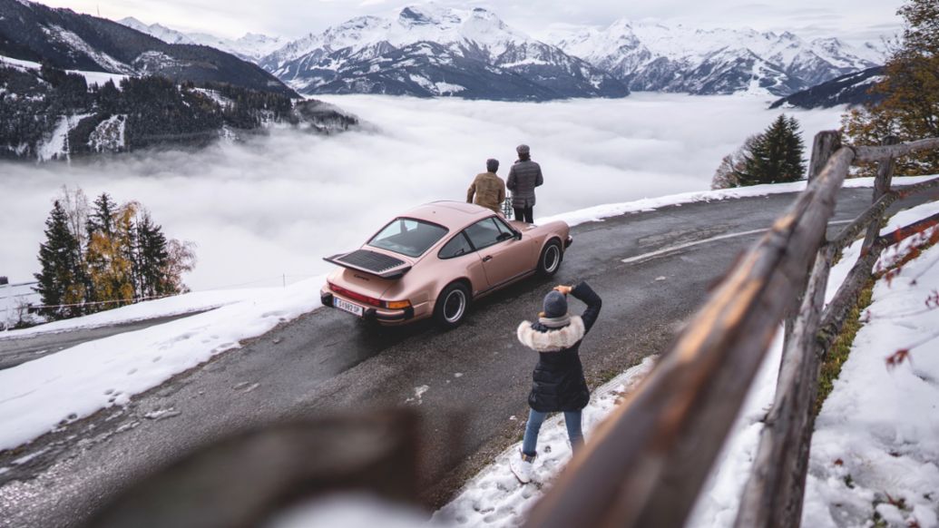 Mark Philipp Porsche, Arno Haslinger, l-r, 911, Grossglockner High Alpine Road, 2022, Porsche AG