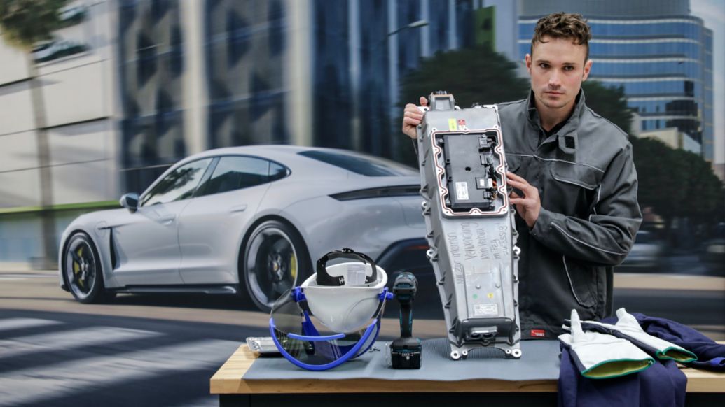 Media workshop HV battery repair, Zuffenhausen 2022, Porsche AG