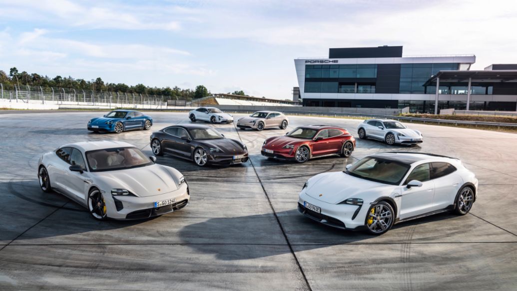 Taycan Sports Sedan Models, Taycan Cross Turismo Models, 2022, Porsche AG