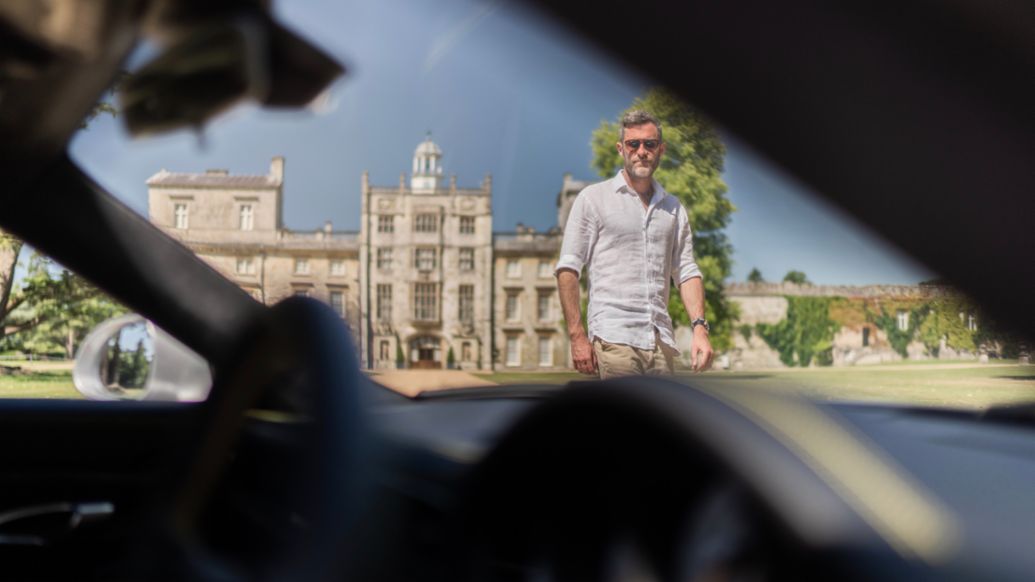 William Herbert, 18. Earl von Pembroke, 911 GT3 mit Touring-Paket (991.2), Wilton House, Großbritannien, 2022, Porsche AG