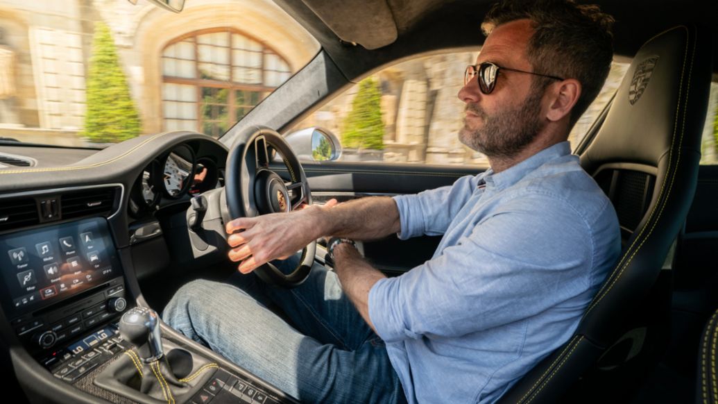 William Herbert, 18th Earl of Pembroke, 911 GT3 with Touring Package (991.2), Wilton House, Great Britain, 2022, Porsche AG