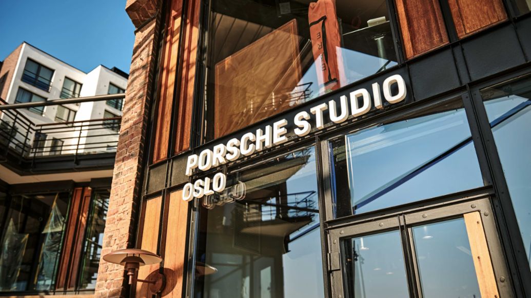 Porsche Studio en Oslo, Noruega, 2022, Porsche AG