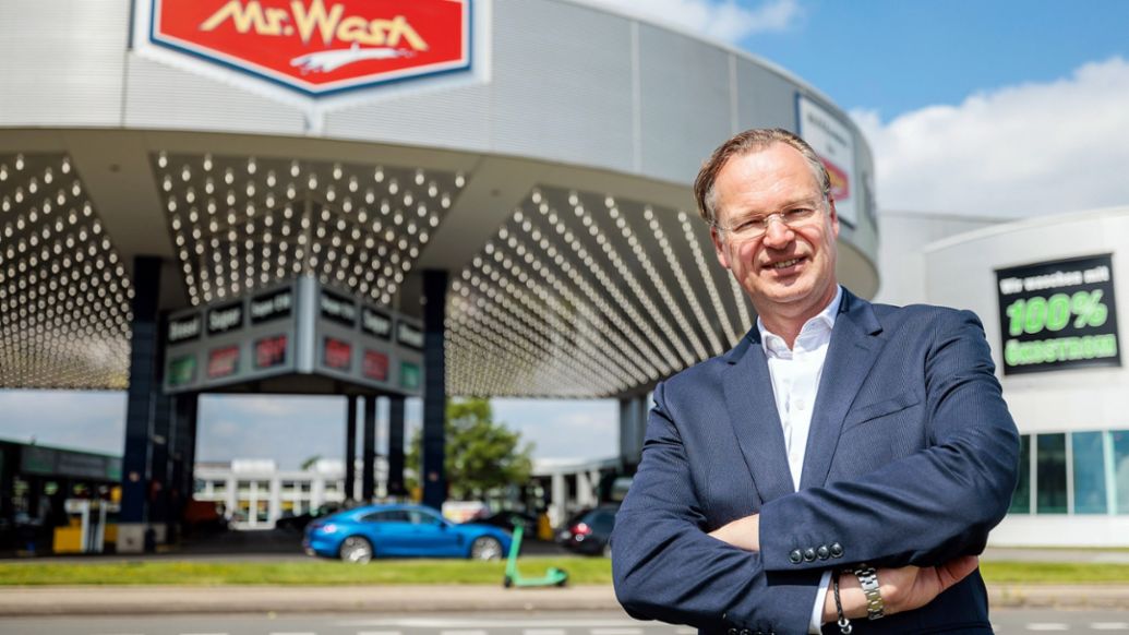 Richard Enning, CEO von Mr. Wash, 2023, Porsche Consulting