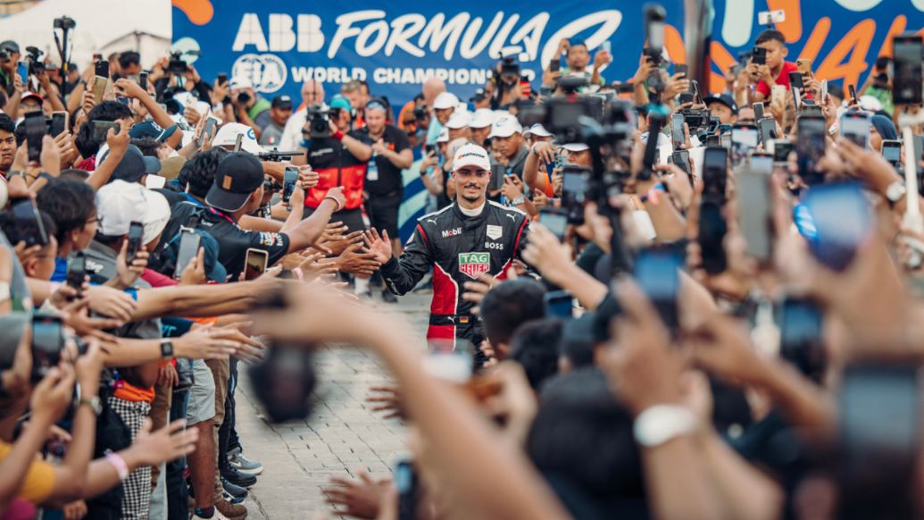 Rennsieger Pascal Wehrlein, TAG Heuer Porsche Formel-E-Team, Jakarta, Indonesien, 2023, Porsche AG