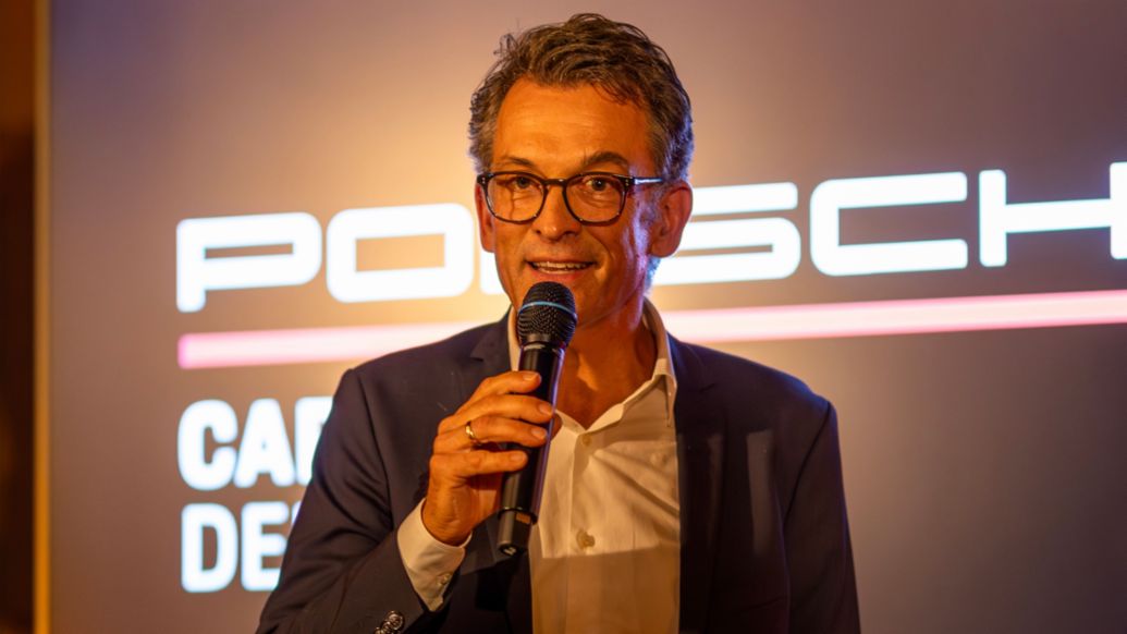Siegerehrung Porsche Carrera Cup Deutschland 2023: Alexander Pollich (D), Vorsitzender der Geschäftsführung Porsche Deutschland GmbH, 2023, Porsche AG