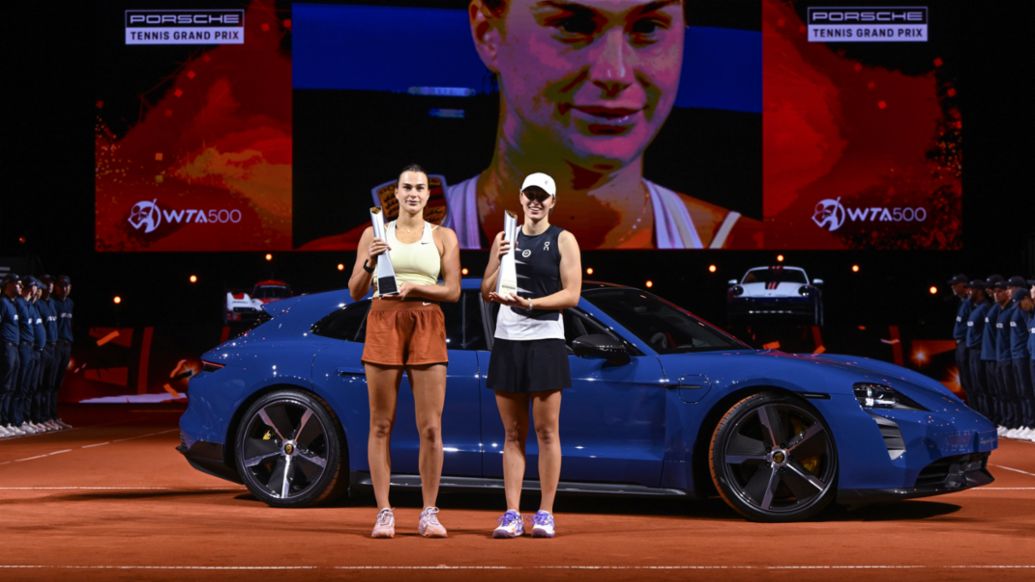 Aryna Sabalenka, Iga Świątek (i-d), Porsche Tennis Grand Prix, Stuttgart, 2023, Porsche AG